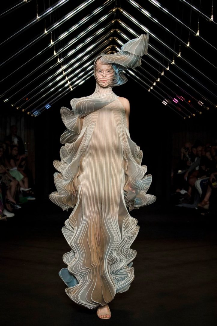 25_SYNTOPIA_RUNWAY_LOOK12-2edit-50