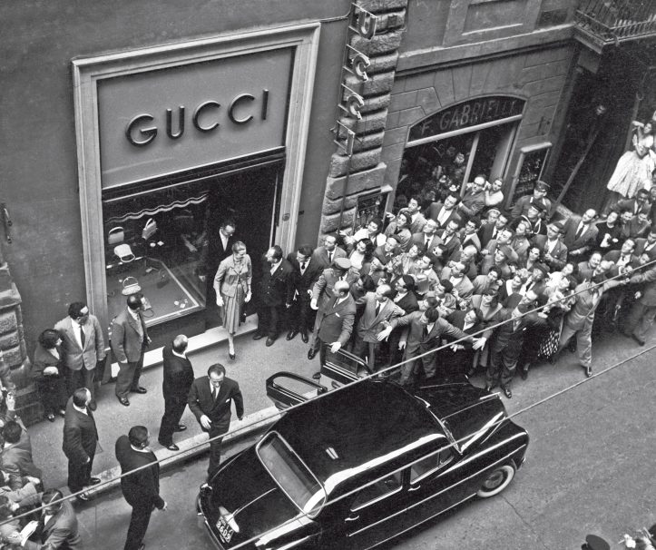 Rainier III (Rainier Louis Henri Maxence Bertrand Grimaldi), Prince of Monaco, and his wife, American actress and princess Grace Kelly, leaving the boutique Gucci. Rome, 1959   (Photo by Reporters Associati & ArchiviMondadori Portfolio via Getty Images)